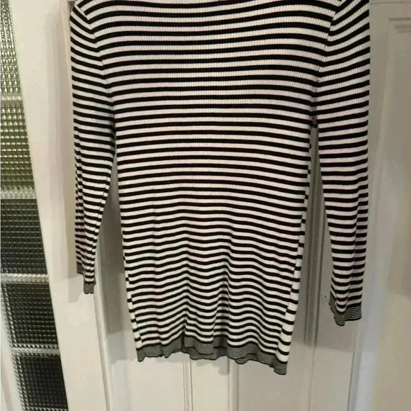 Karl Lagerfeld Paris women’s long sleeve black & white stripe sweater size S/P - Picture 3 of 7